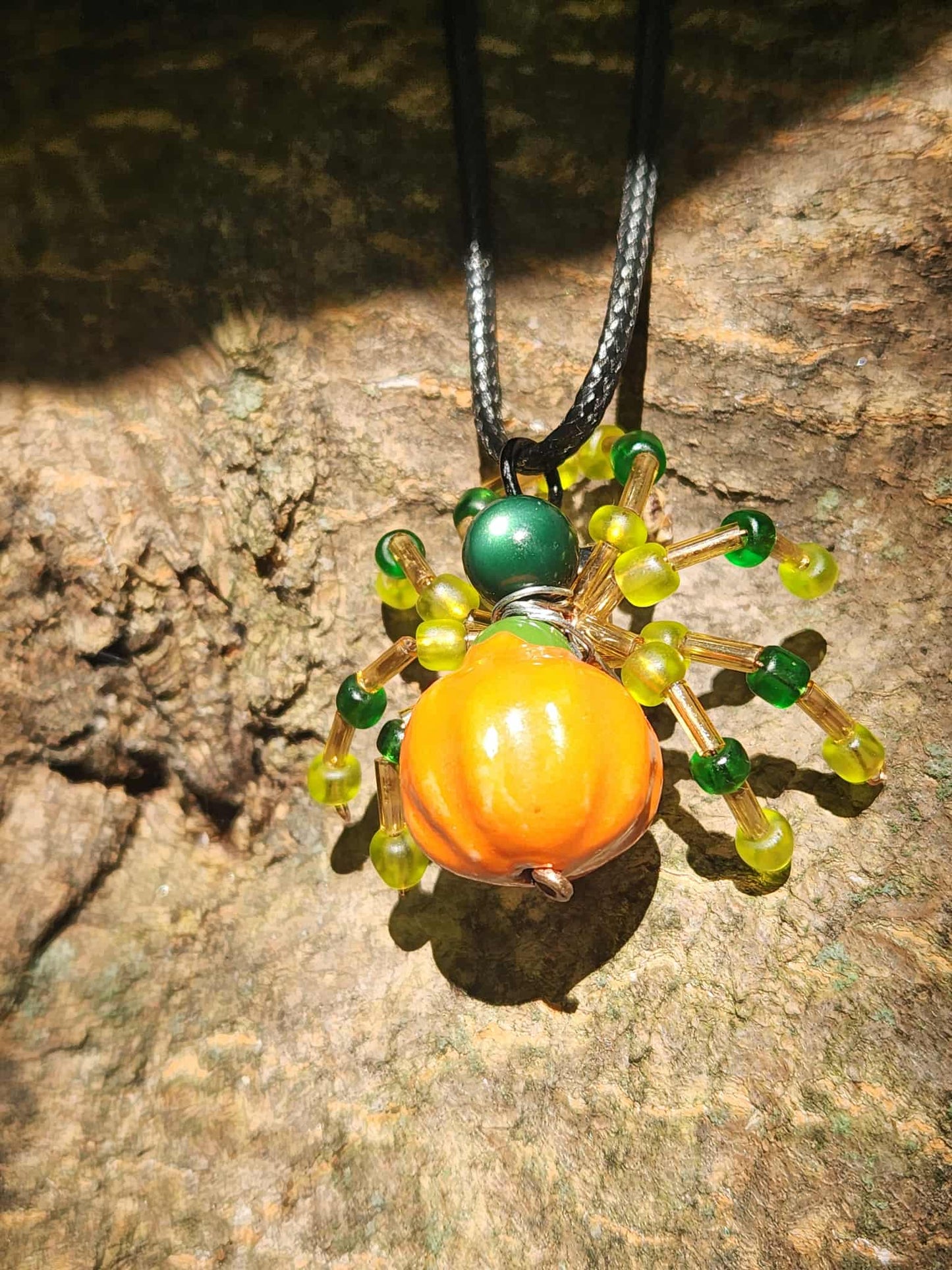 Pumpkin Spider pendant/pins