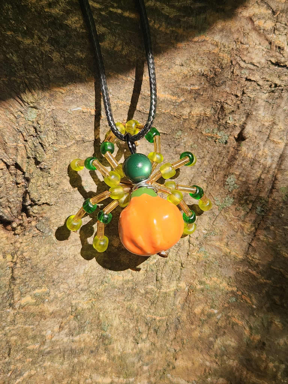 Pumpkin Spider pendant/pins